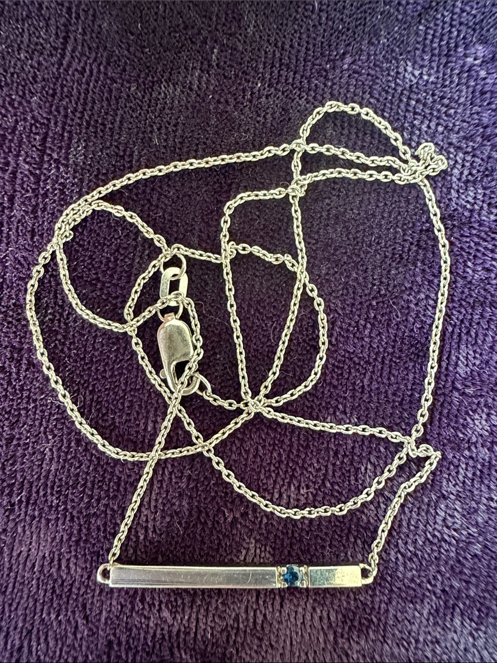Contemporary 925 sterling silver bar pendant necklace with blue sapphire